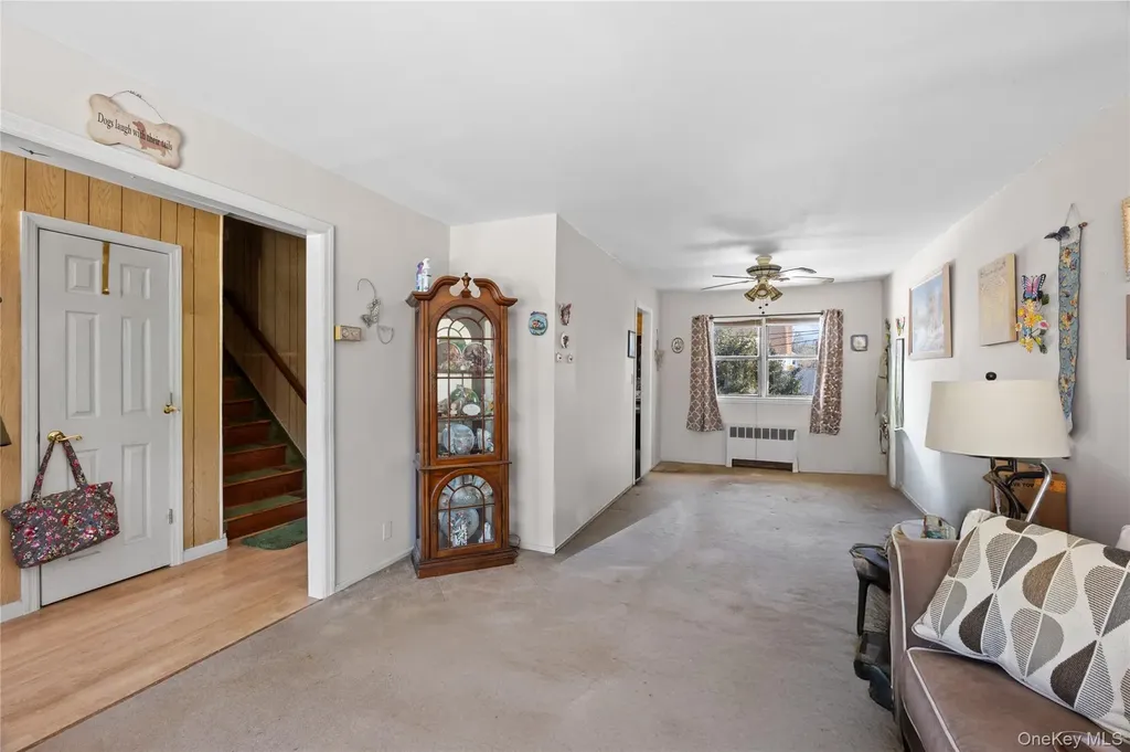 27 Elizabeth Drive Bethpage NY 11714