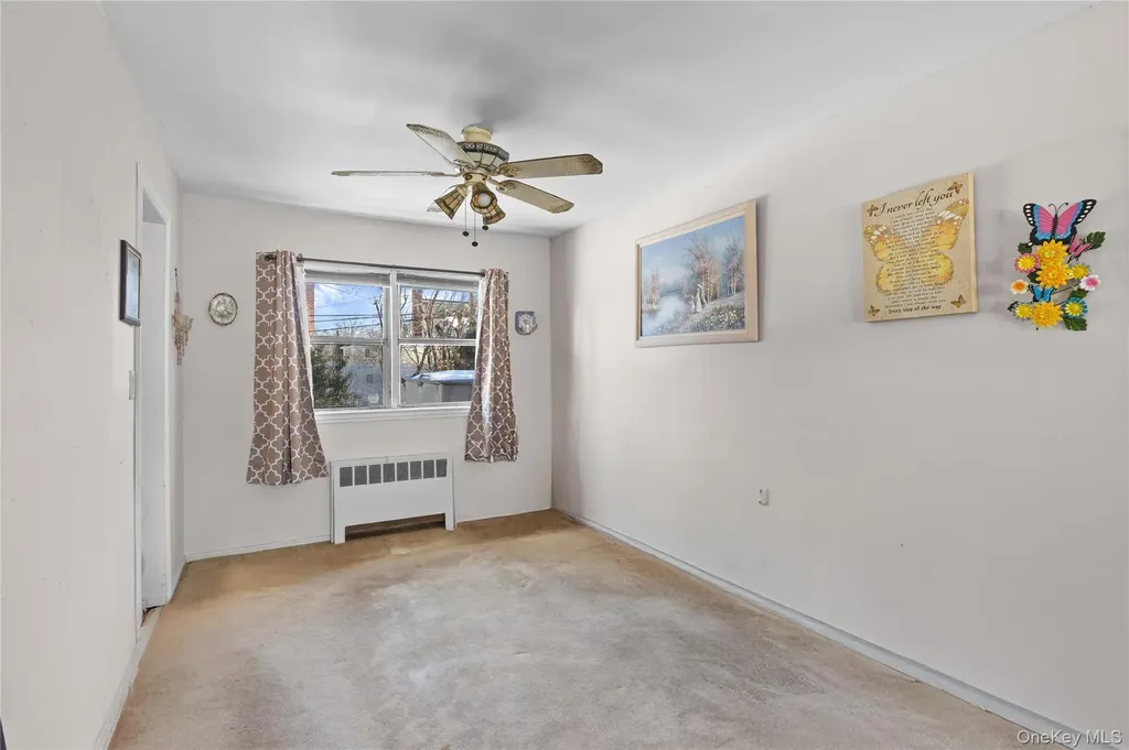 27 Elizabeth Drive Bethpage NY 11714
