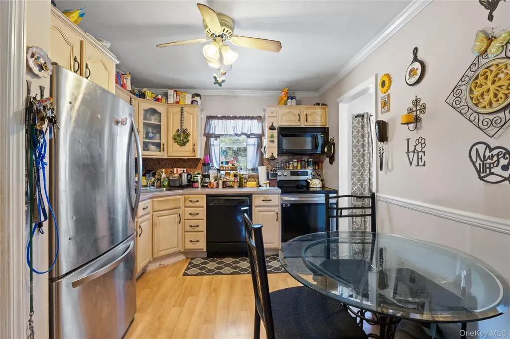 27 Elizabeth Drive Bethpage NY 11714