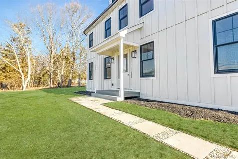 285 Sandy Beach Road Greenport NY 11944