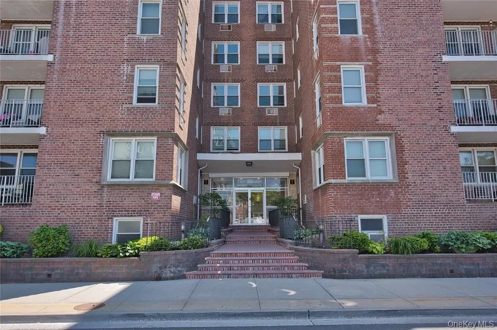210 E Broadway Long Beach NY 11561