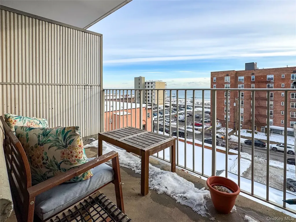 210 E Broadway Long Beach NY 11561