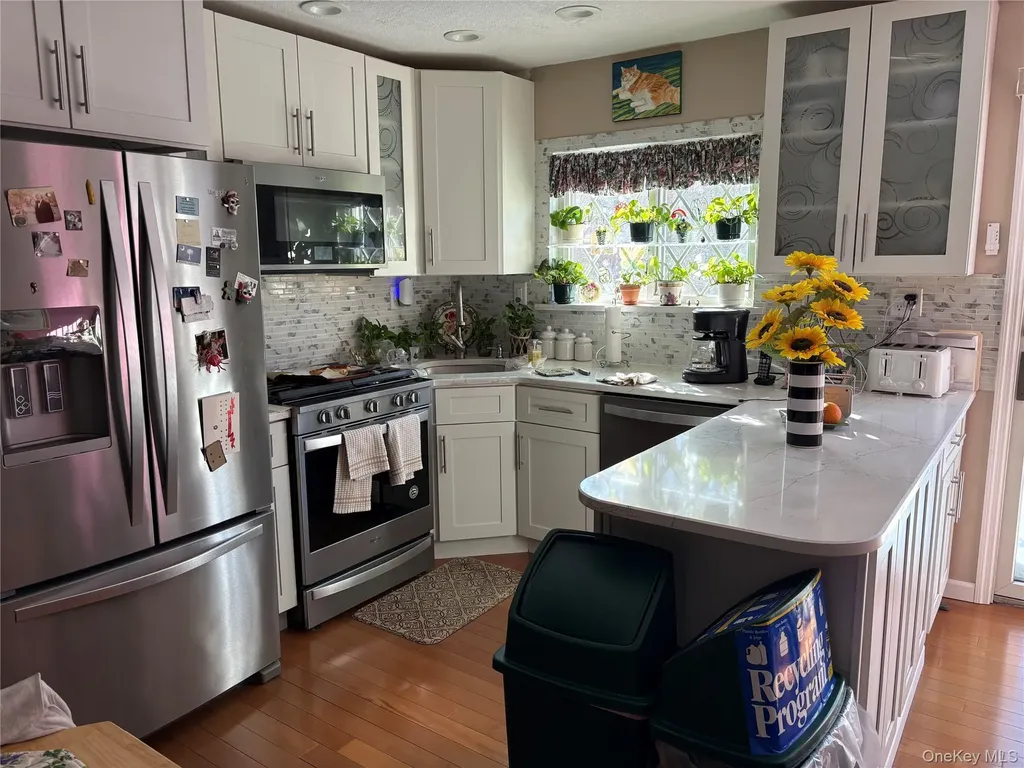 281 Graff Avenue Bronx NY 10465