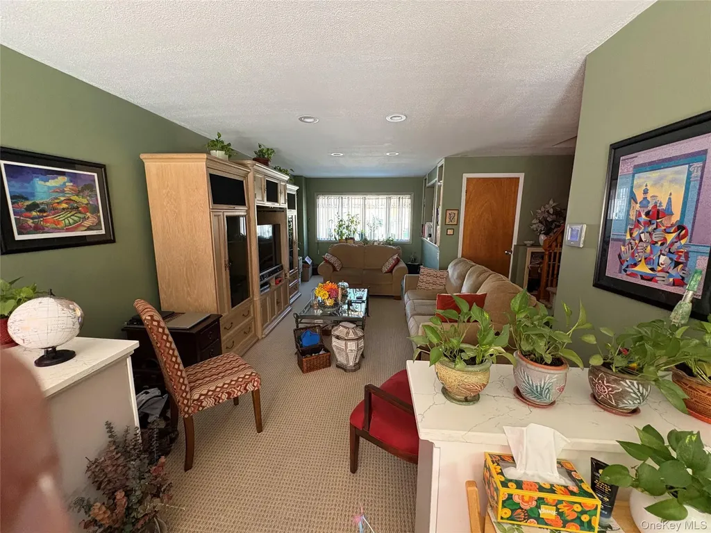 281 Graff Avenue Bronx NY 10465