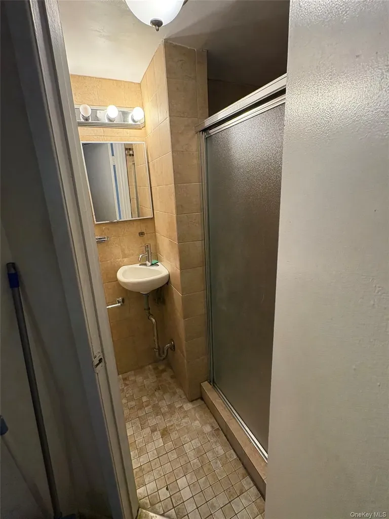 281 Graff Avenue Bronx NY 10465