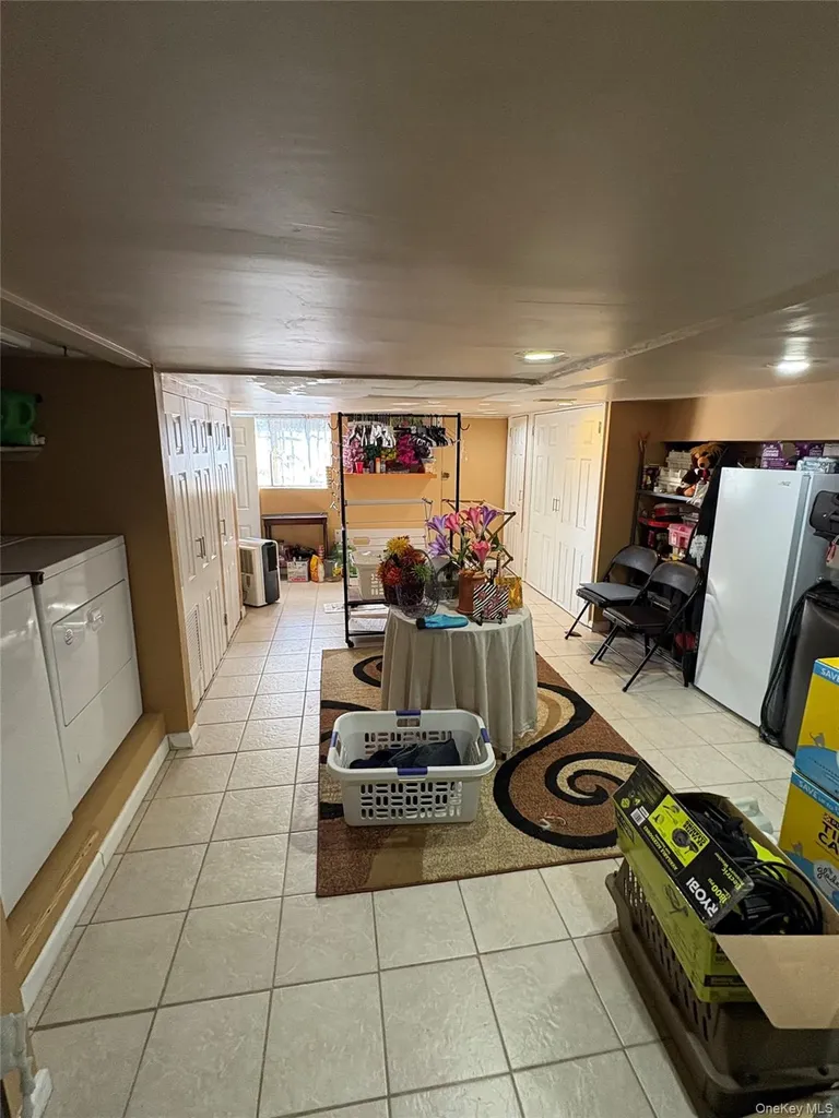281 Graff Avenue Bronx NY 10465