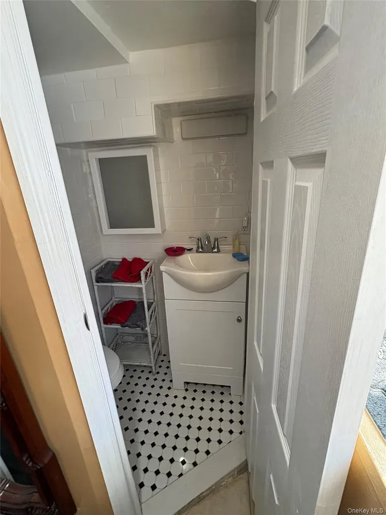 281 Graff Avenue Bronx NY 10465