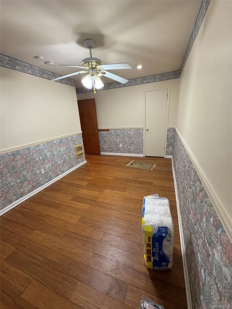 281 Graff Avenue Bronx NY 10465