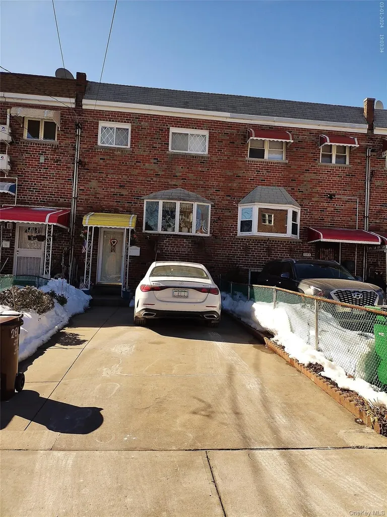 281 Graff Avenue Bronx NY 10465
