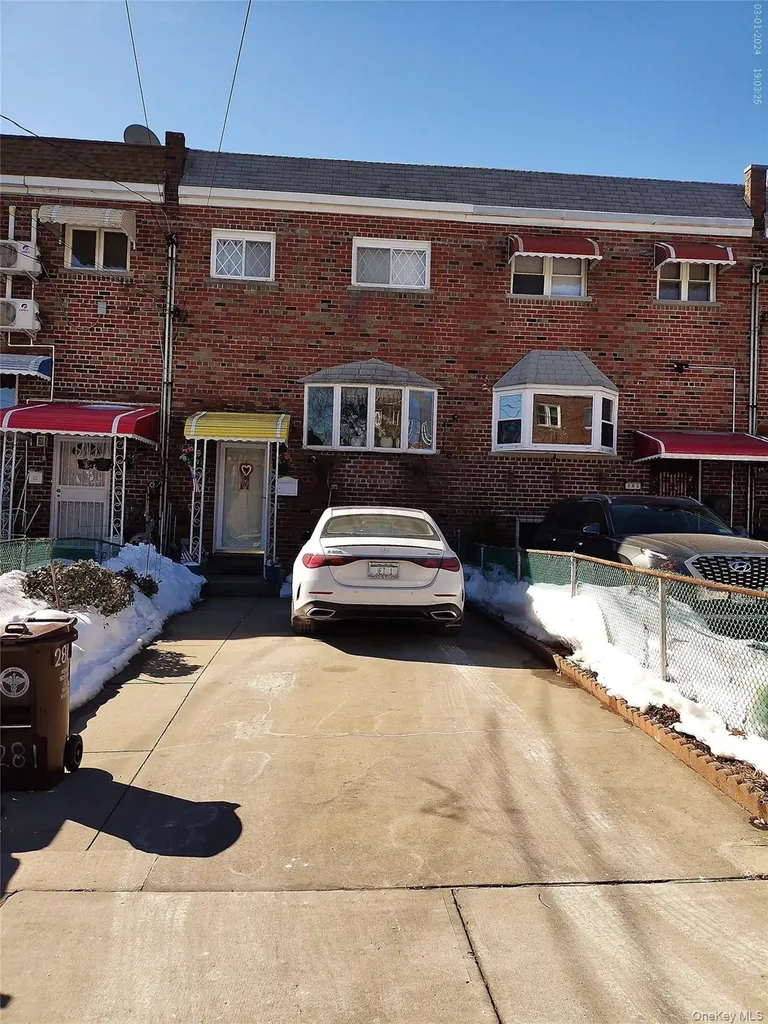 281 Graff Avenue Bronx NY 10465