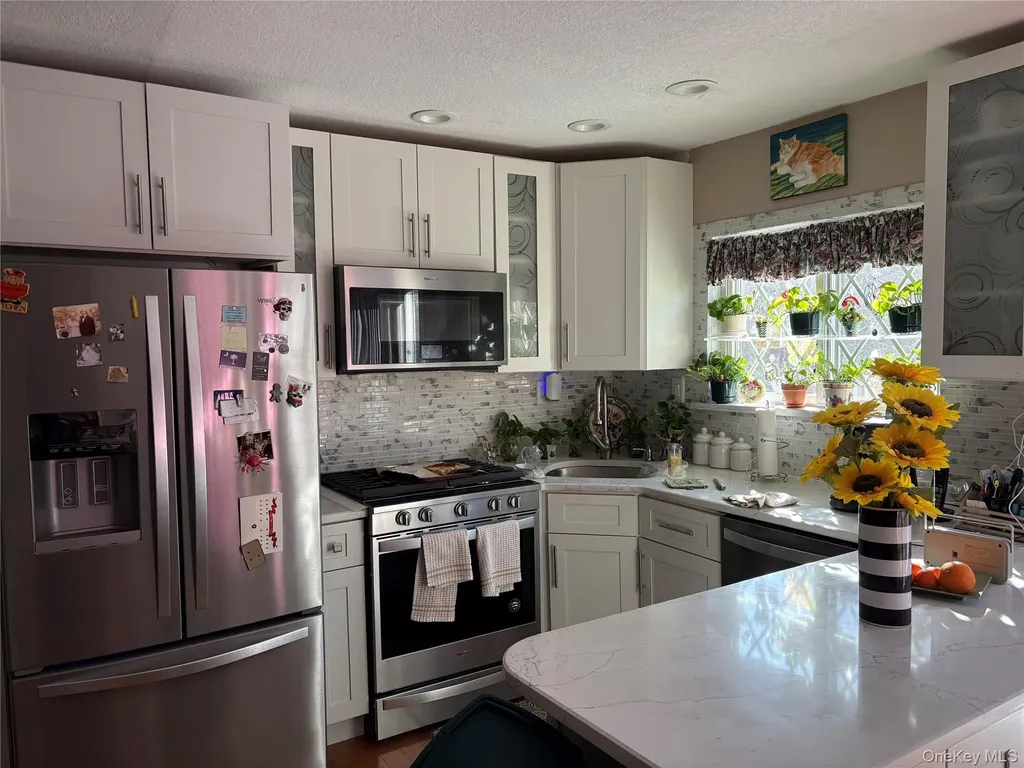 281 Graff Avenue Bronx NY 10465