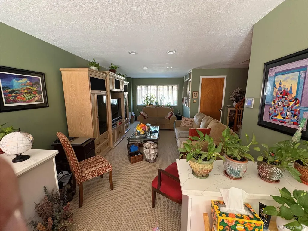 281 Graff Avenue Bronx NY 10465