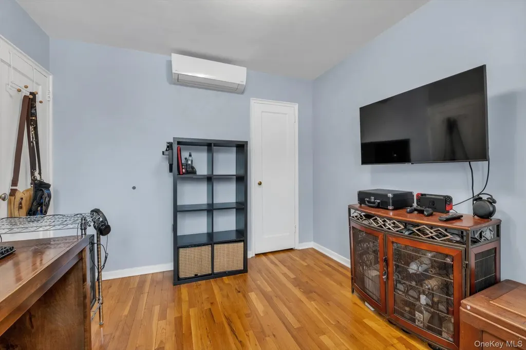218-01 68 Avenue Bayside NY 11364