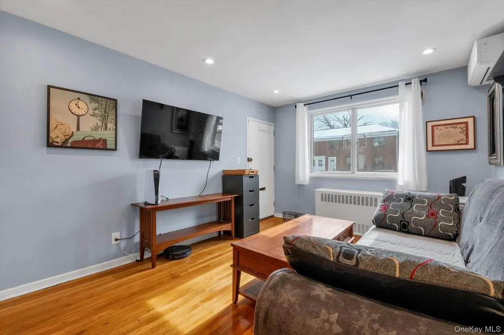 218-01 68 Avenue Bayside NY 11364