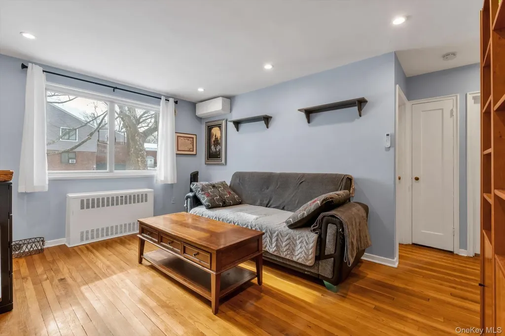 218-01 68 Avenue Bayside NY 11364