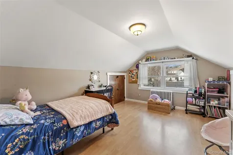 97 Staunton Street Yonkers NY 10704