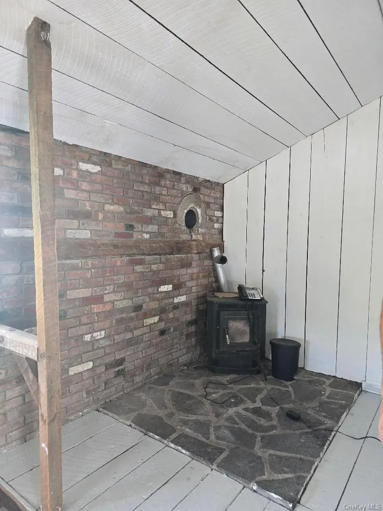 6437 Route 209 Kerhonkson NY 12446