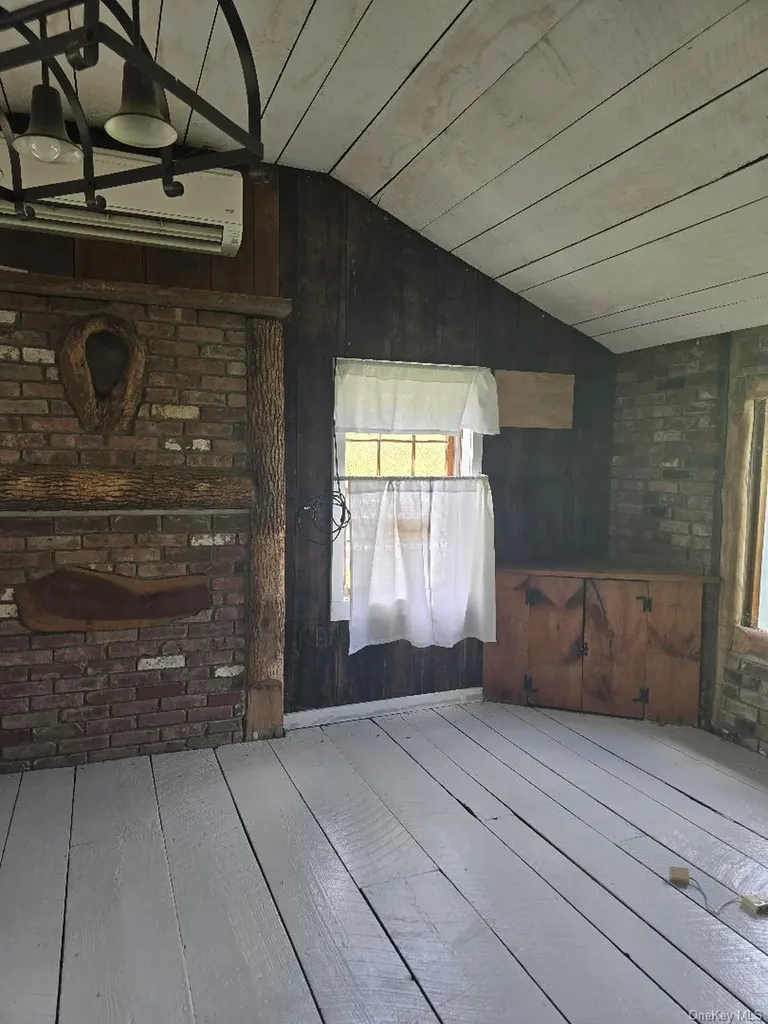 6437 Route 209 Kerhonkson NY 12446