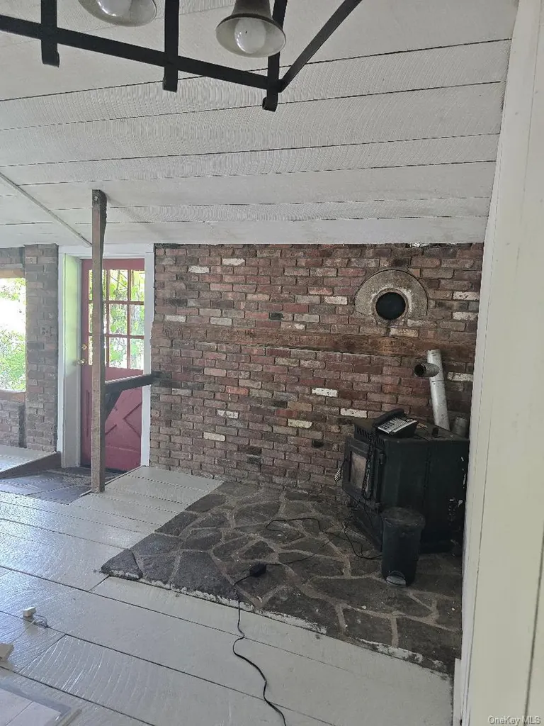 6437 Route 209 Kerhonkson NY 12446