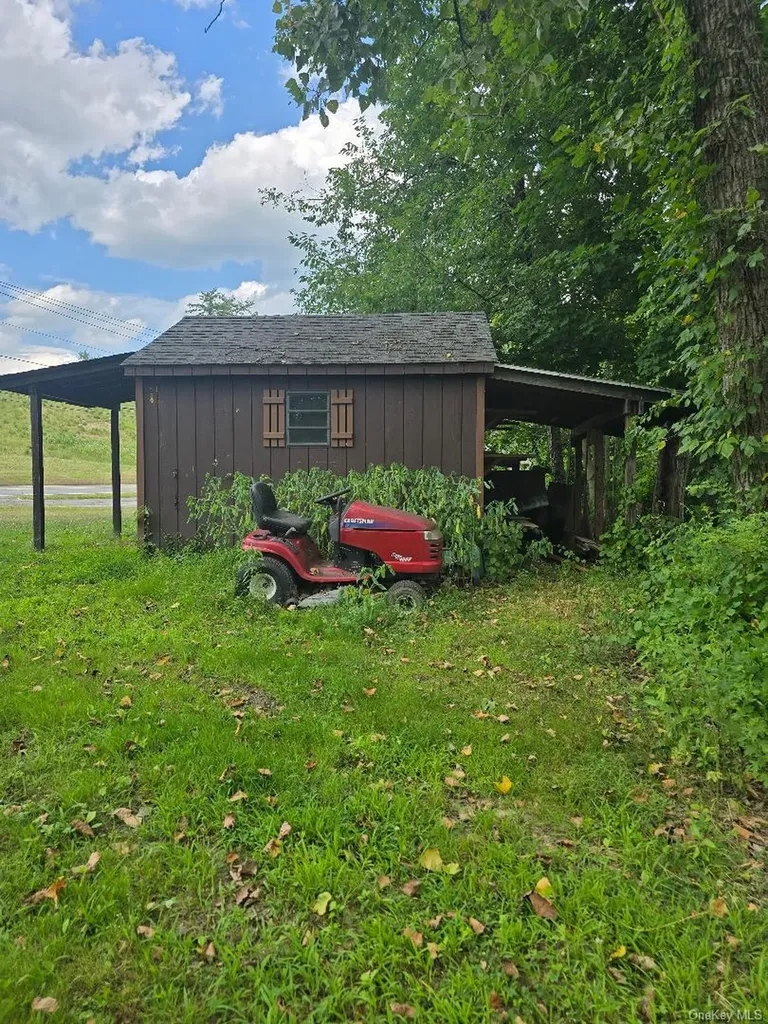 6437 Route 209 Kerhonkson NY 12446