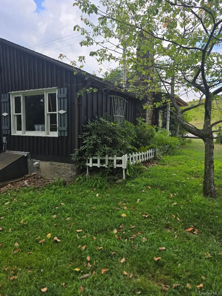 6437 Route 209 Kerhonkson NY 12446