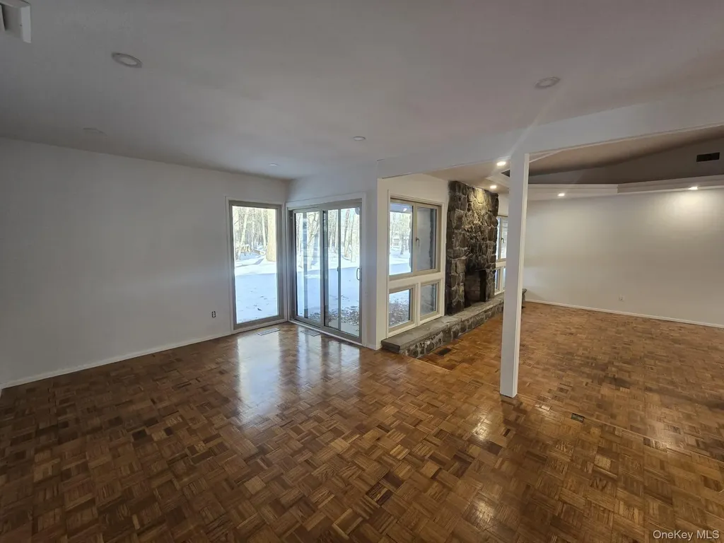 10 Chestnut Drive Pomona NY 10970