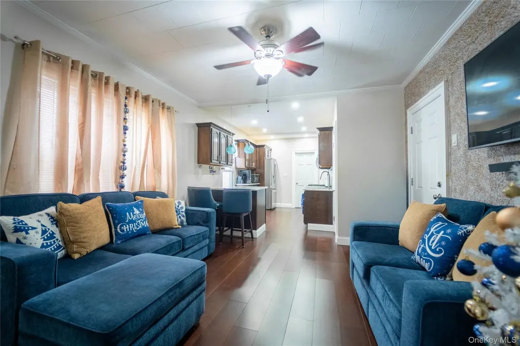 7505 60th Place Glendale NY 11385