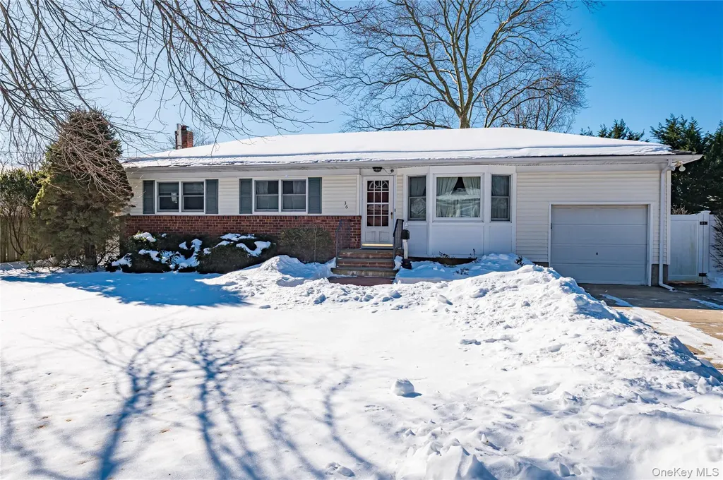 36 Sinclair Drive Greenlawn NY 11740