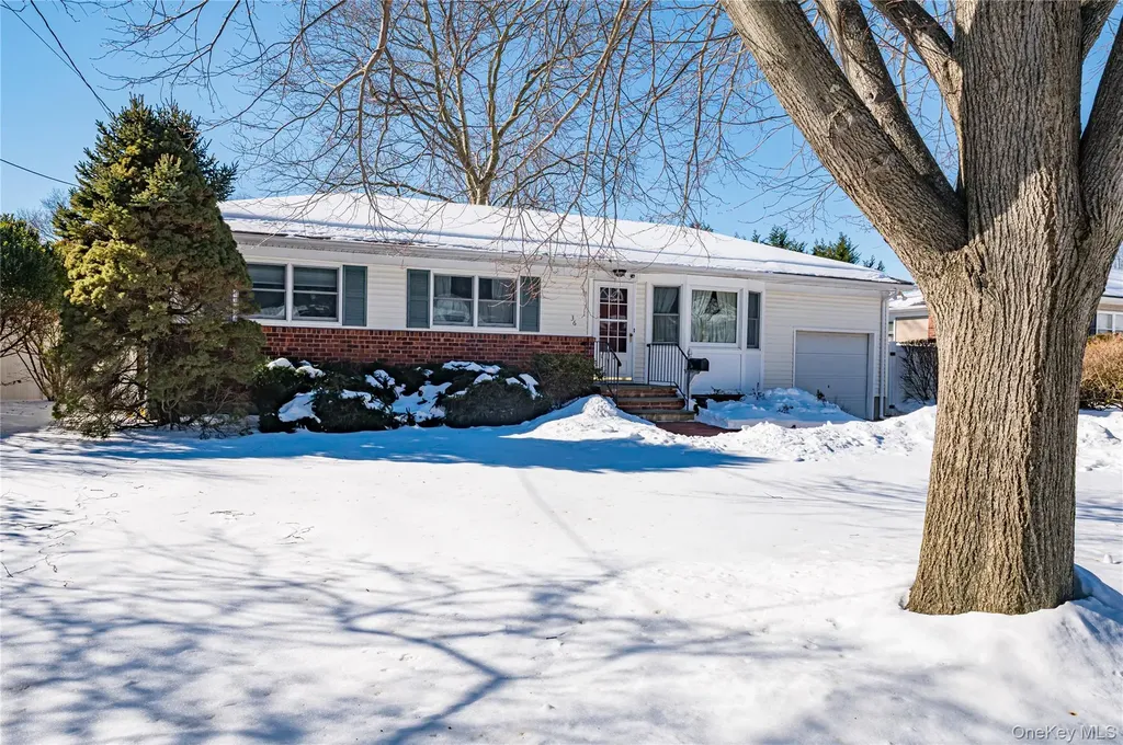 36 Sinclair Drive Greenlawn NY 11740