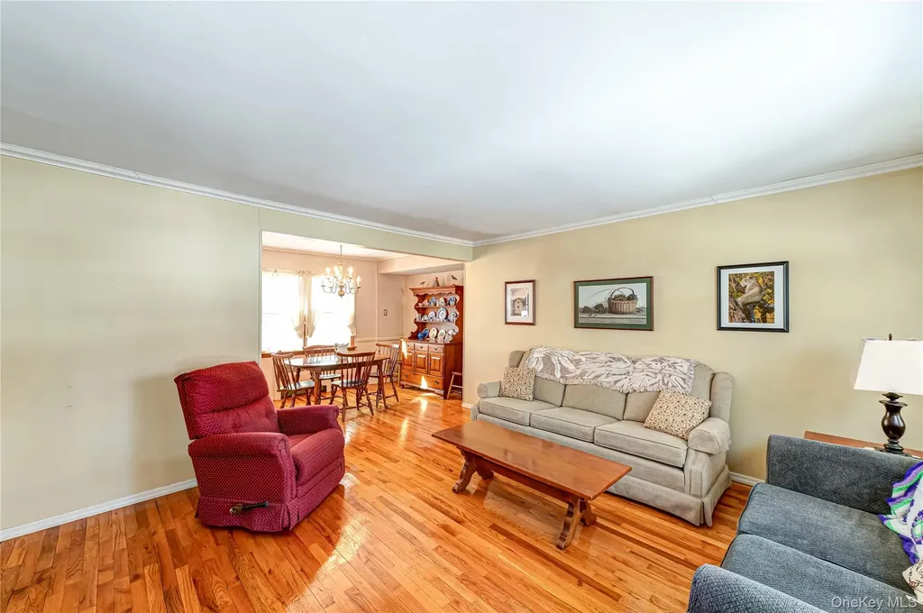 36 Sinclair Drive Greenlawn NY 11740