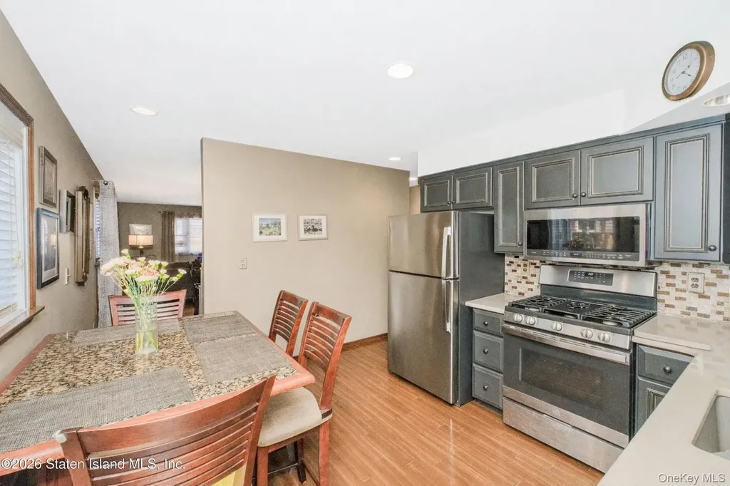 194 Justin Staten Island NY 10306