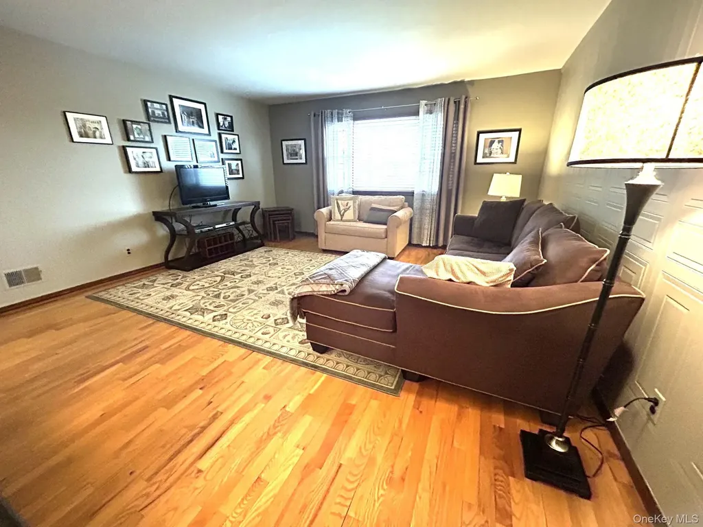 194 Justin Staten Island NY 10306