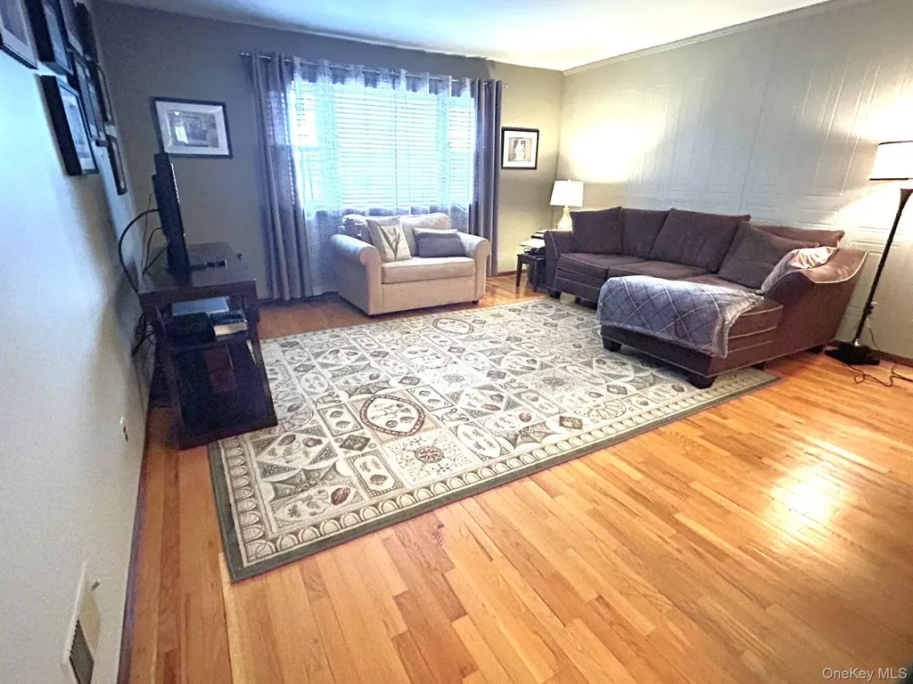 194 Justin Staten Island NY 10306