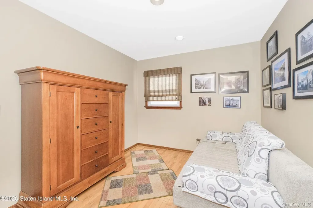 194 Justin Staten Island NY 10306