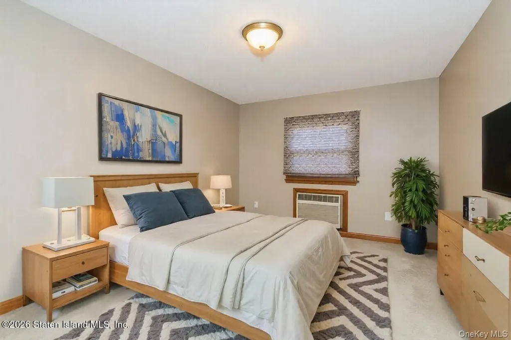 194 Justin Staten Island NY 10306