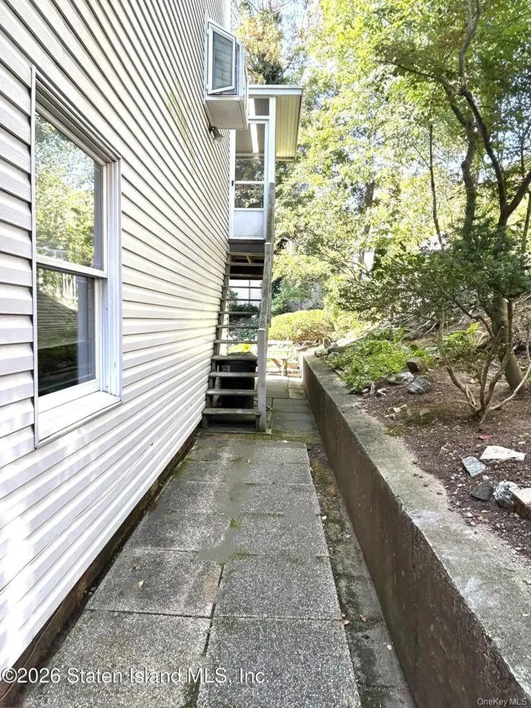194 Justin Staten Island NY 10306