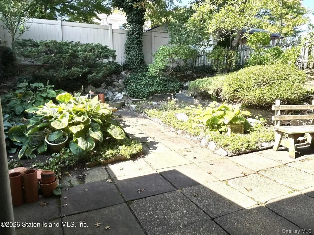 194 Justin Staten Island NY 10306