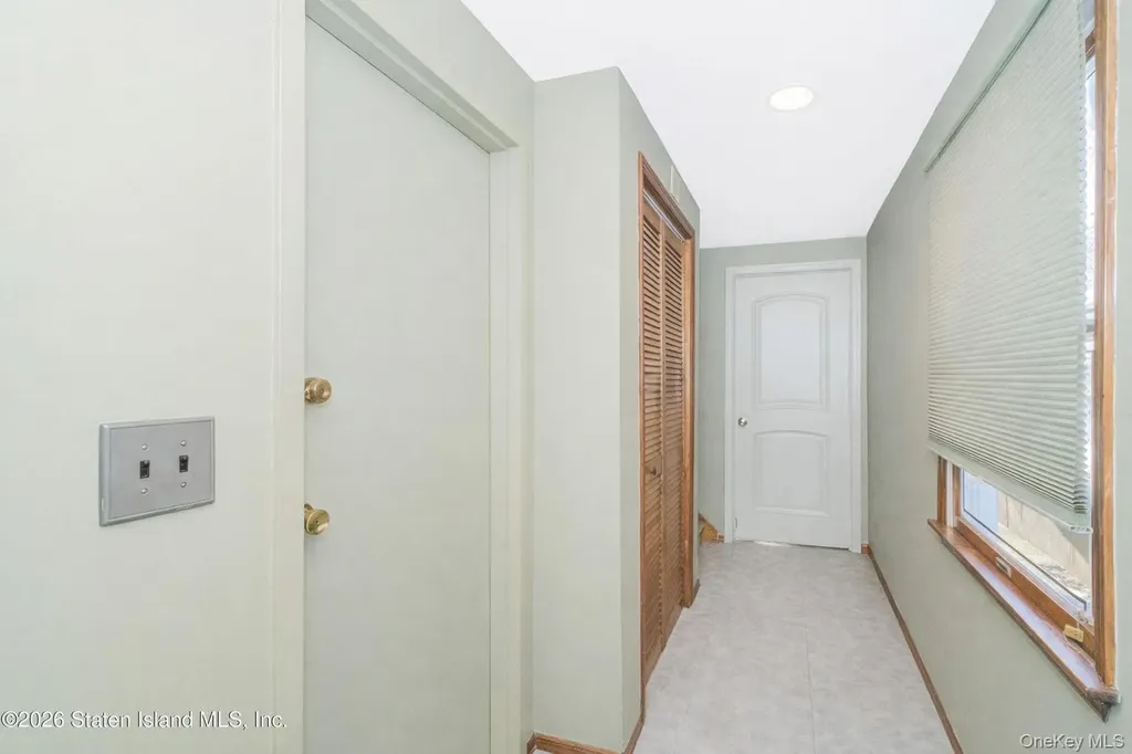 194 Justin Staten Island NY 10306