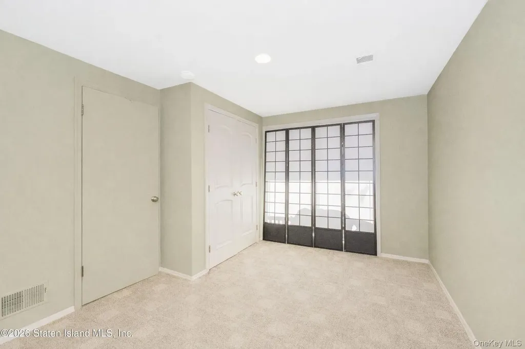 194 Justin Staten Island NY 10306