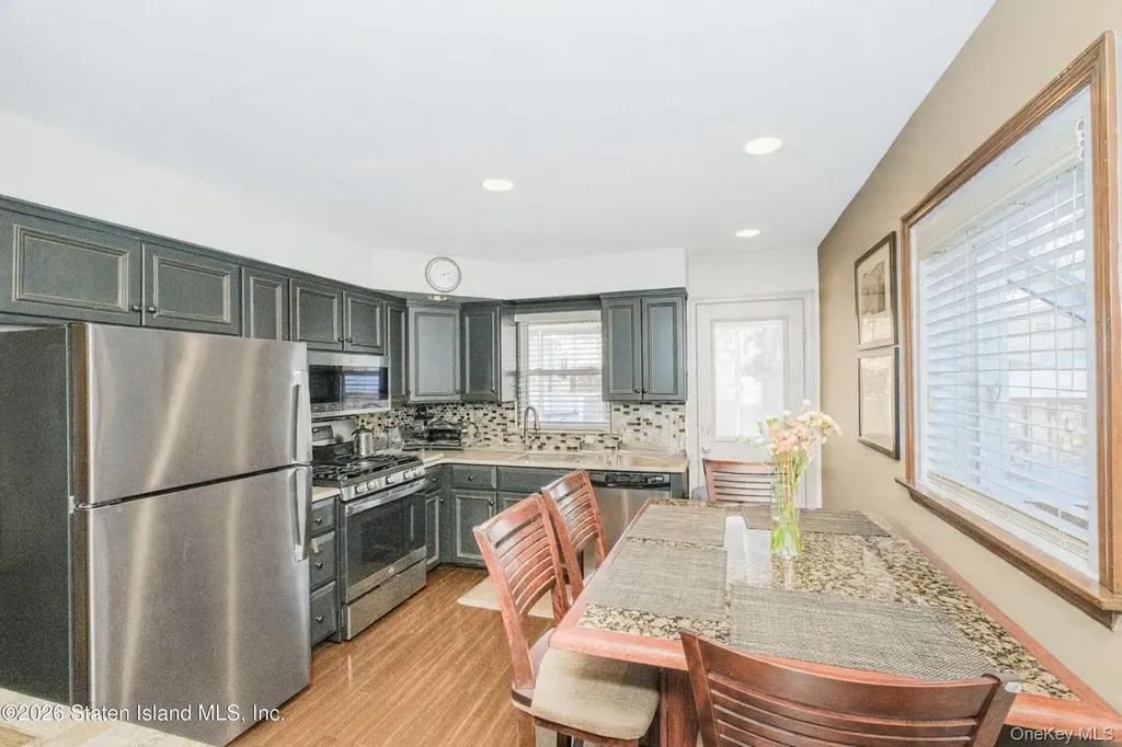 194 Justin Staten Island NY 10306