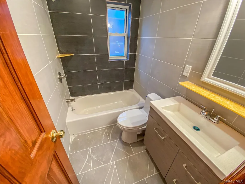 1318 Mace Avenue Bronx NY 10469