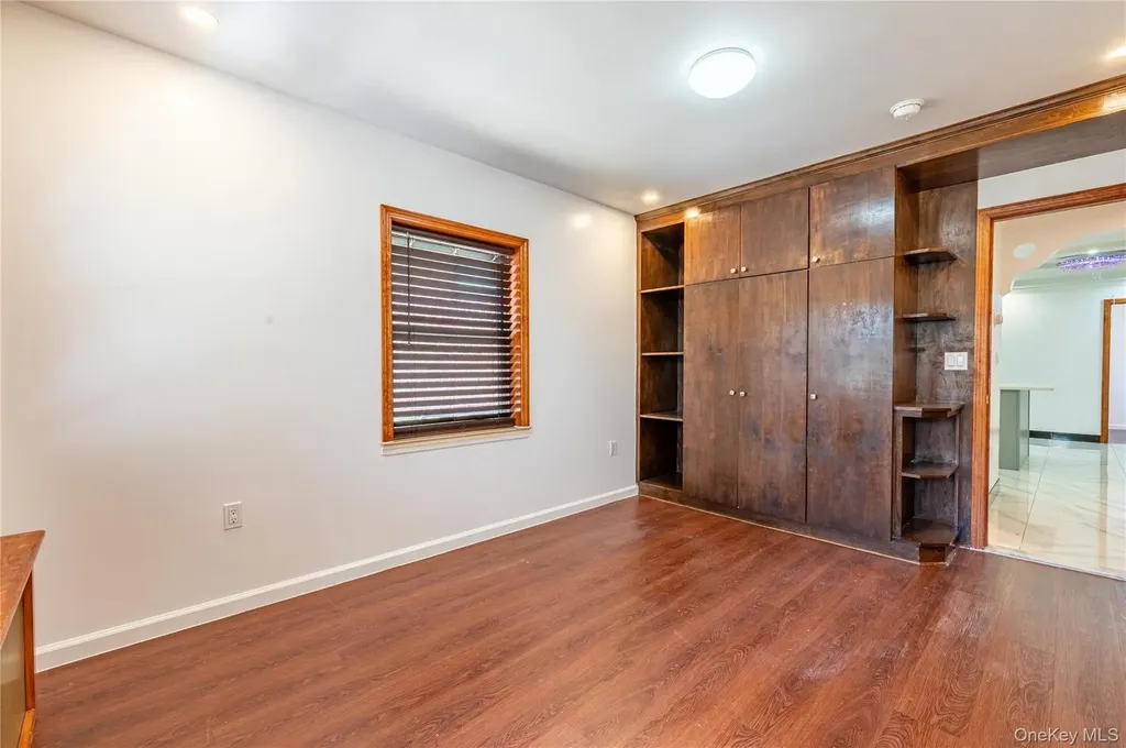 1318 Mace Avenue Bronx NY 10469