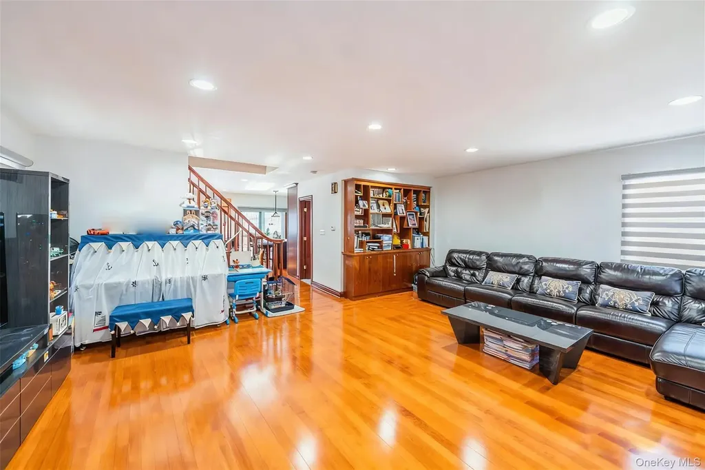 17528 Underhill Avenue Fresh Meadows NY 11365