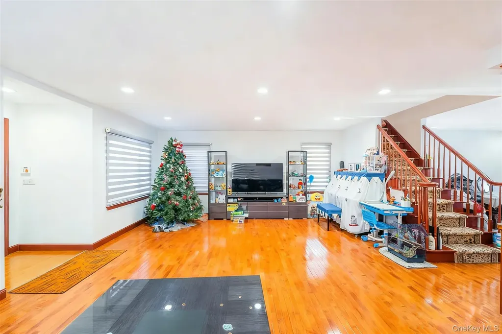 17528 Underhill Avenue Fresh Meadows NY 11365