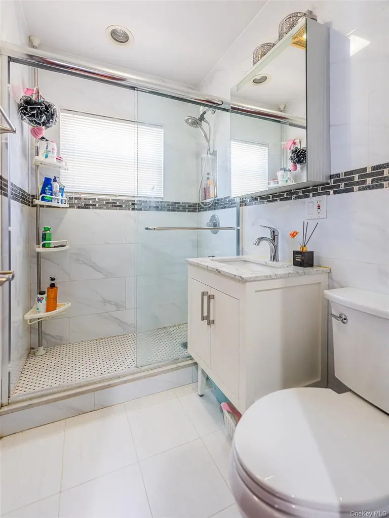 17528 Underhill Avenue Fresh Meadows NY 11365