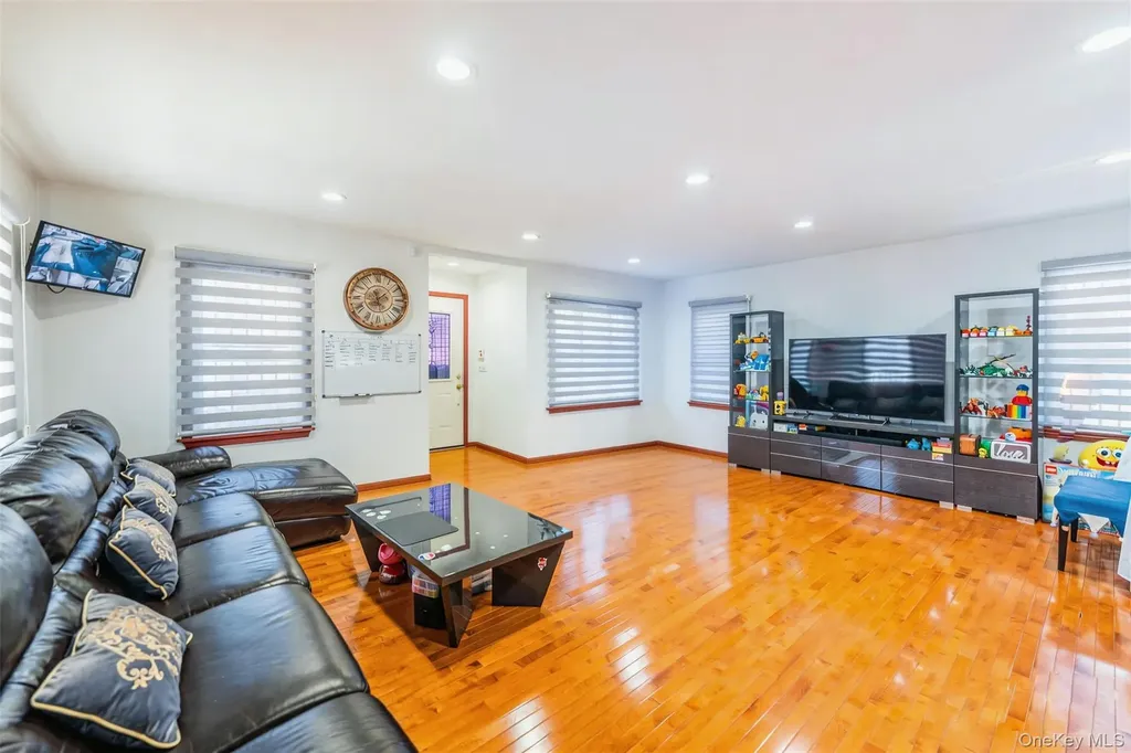 17528 Underhill Avenue Fresh Meadows NY 11365