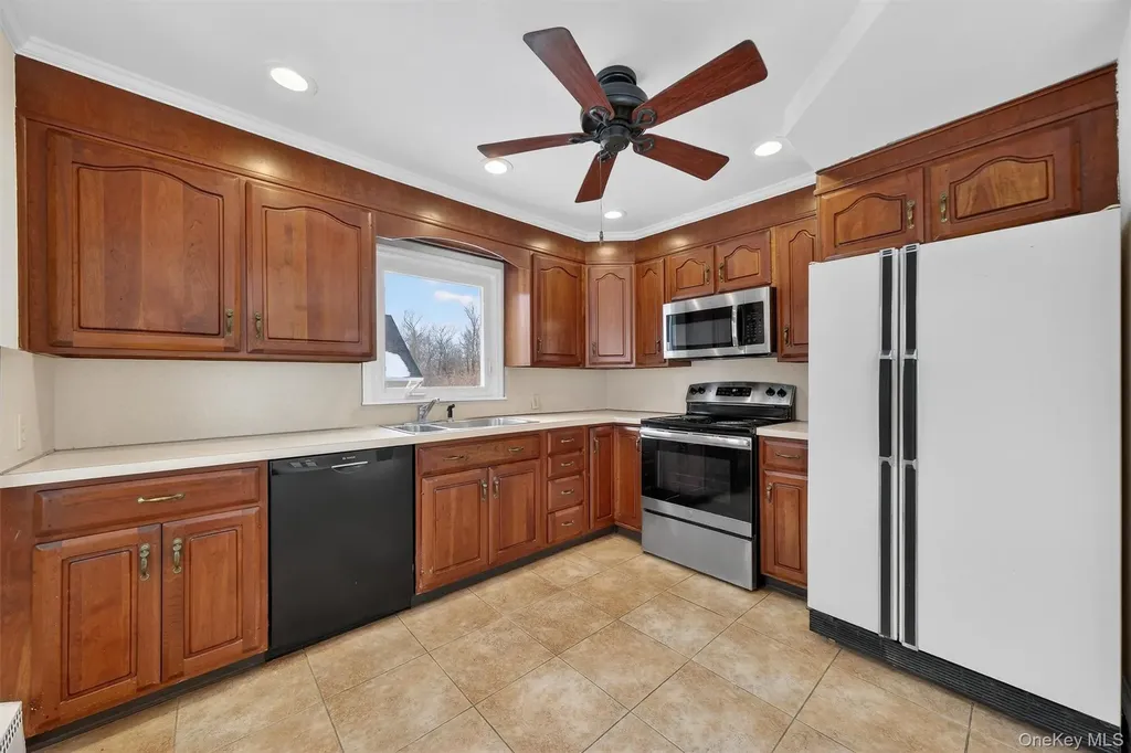 31 Oneonta Road Carmel NY 10512