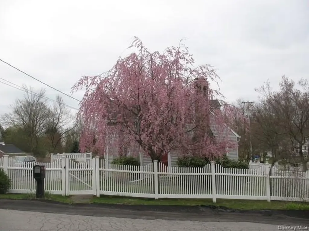31 Oneonta Road Carmel NY 10512