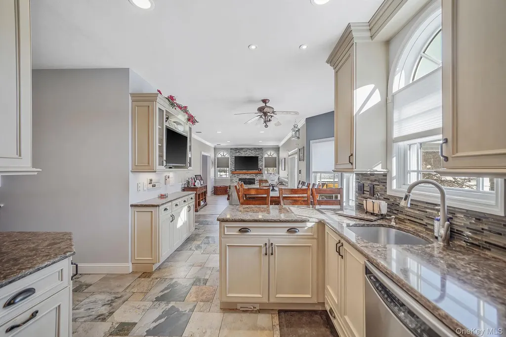 24 Embassy Road Selden NY 11784