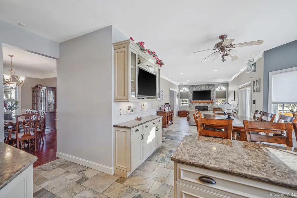 24 Embassy Road Selden NY 11784